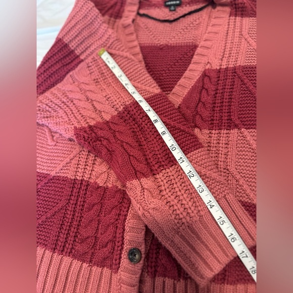 Torrid Sz: 2 Cable Knit Oversize Cardigan V-Neck Button Sweater Pink and Mauve. - Picture 5 of 10